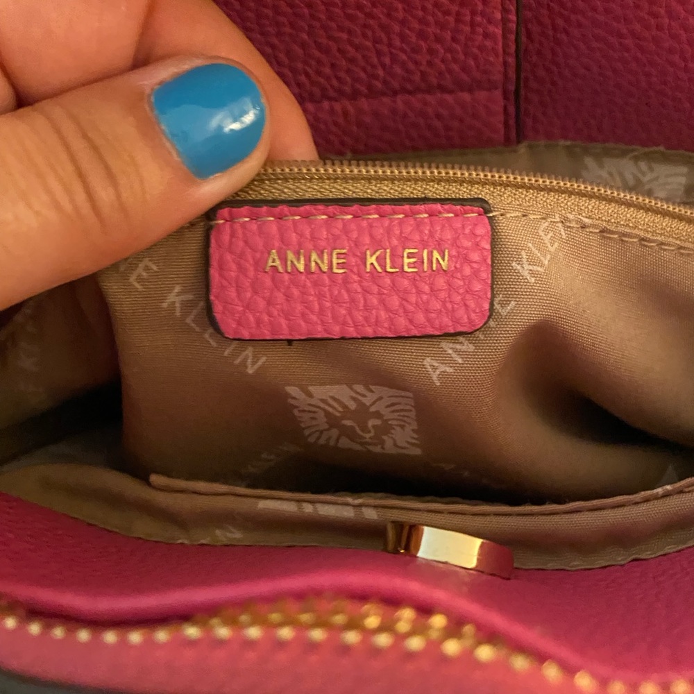 Handbag - Picture 4 of 10